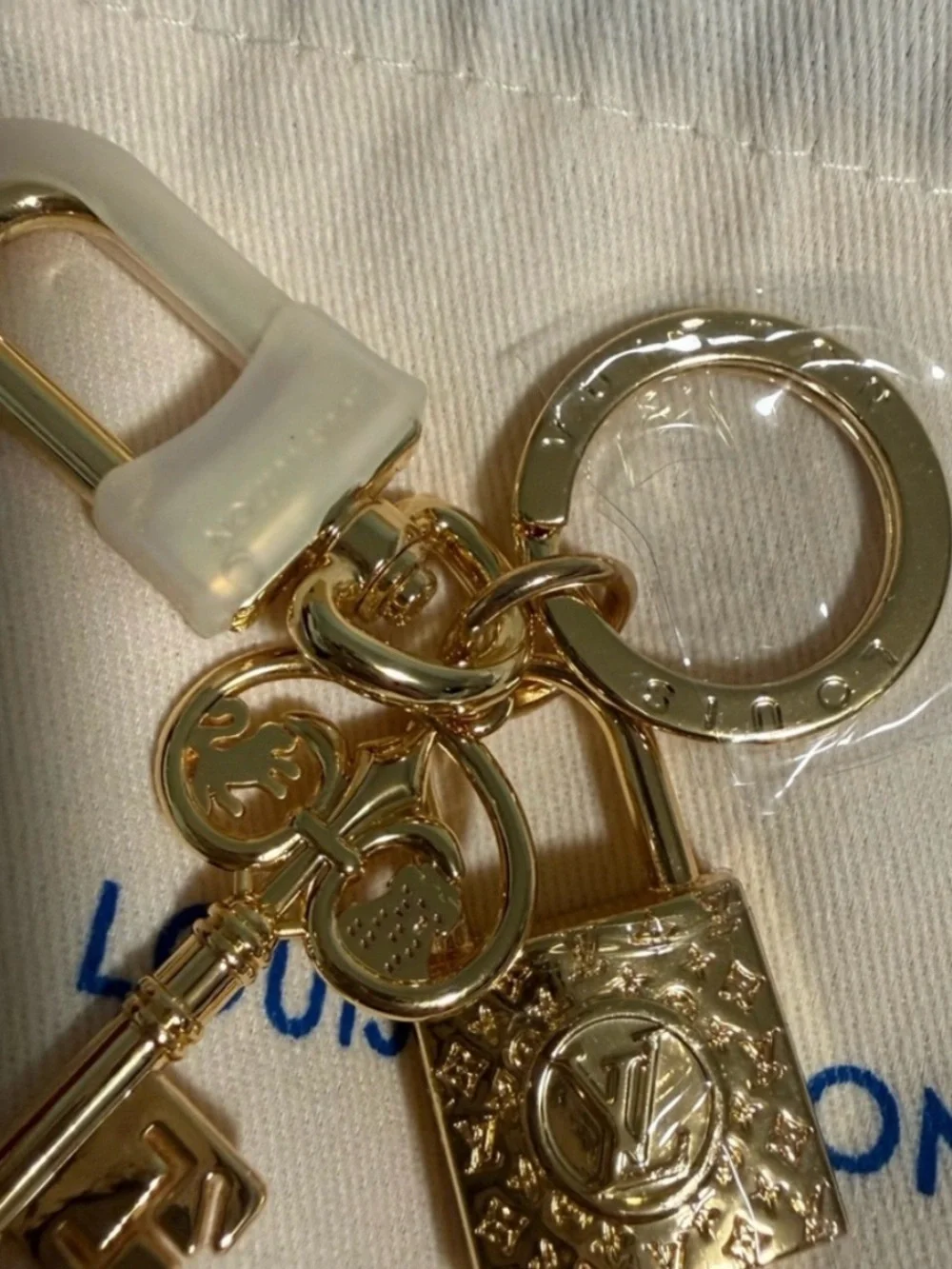 Bag Charm/Key Chain Luxury Gold tone Lock and Key!! Full Inclusion!!